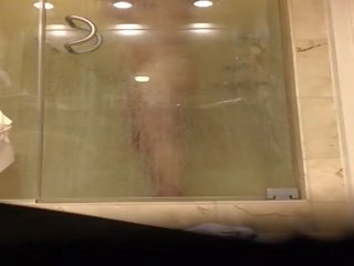 Beguiling съпруга christi voyeured на скрит камера при opryland хотел