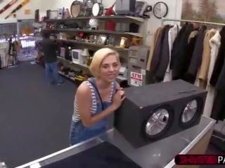 Encantador rubia chavala consigue su coño martillado por shawns enorme manhood