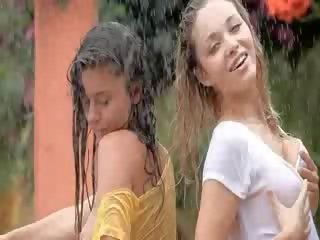 Csinos lányok -ban a eső