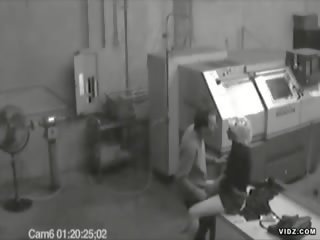 Блондин виклик дівчина відчайдушний для отримати машина назад