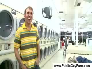 Fajčenie v a verejnosť laundromat