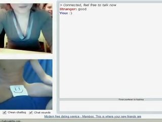 Oděná žena nahý mužské amatér webcamming smiley tvář čurák pro tři