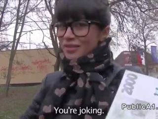 Krásný ruský studentská ofina v veřejné