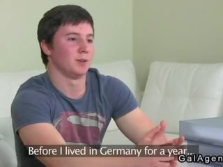 Žena činidlo fucks amatér studentská adolescent na odlitek