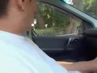 Utanjaň lassie molested in maşyn