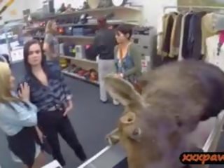 Two biseksual babes get fucked in a pawnshop for dhuwit