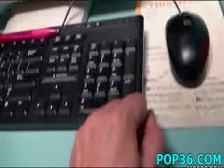 Bábika genuinely teší xxx video