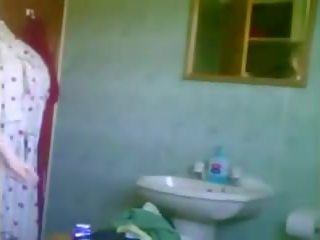 Menawan rambut pirang di kamar mandi, gratis orang yang menikmati melihat seks porno 36