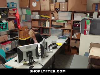 Shoplyfter - prevention ofițer cuffs & fucks blonda.