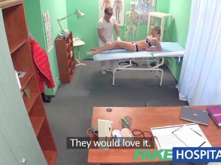 Fakehospital terrific bjonde dashuron the mjekët muskul