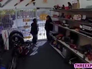 Hardcore Lesbian Tries member
