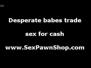 Bật trên cfnm mẹ tôi đã muốn fuck hút to tinh ranh vì tiền mặt trong pawn cửa hàng