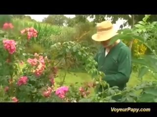 Voyeur Papy Looking for Groupsex in Nature: Free dirty video a8