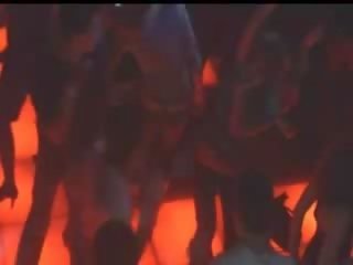 Dalawa rusya manika sa disco gabi klab