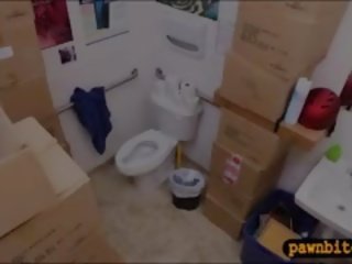Femme fatale desperate pre peniaze dostane udrel podľa chlipný pešiak brankár