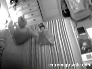 Онанизъм мой блондинки мама на шпионин камера mov