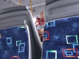 Jong arabisch kindje klappen penis eerste tijd in haar leven