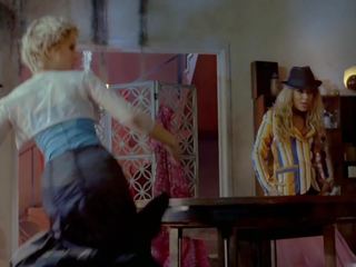 Mariana ximenes e paloma duarte - strip scene - full dhuwur definisi